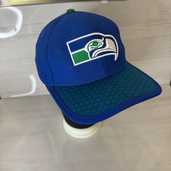 New Era Other - New Era Blue and Gray 39THIRTY Cap